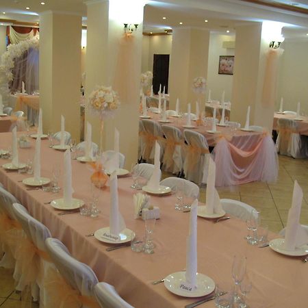 Hotel Optima Deluxe Kryvyj Rih Esterno foto