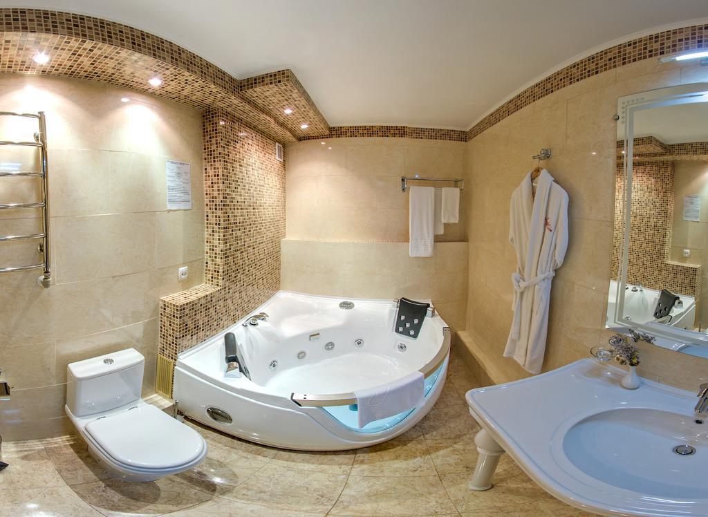 Hotel Optima Deluxe Kryvyj Rih Camera foto