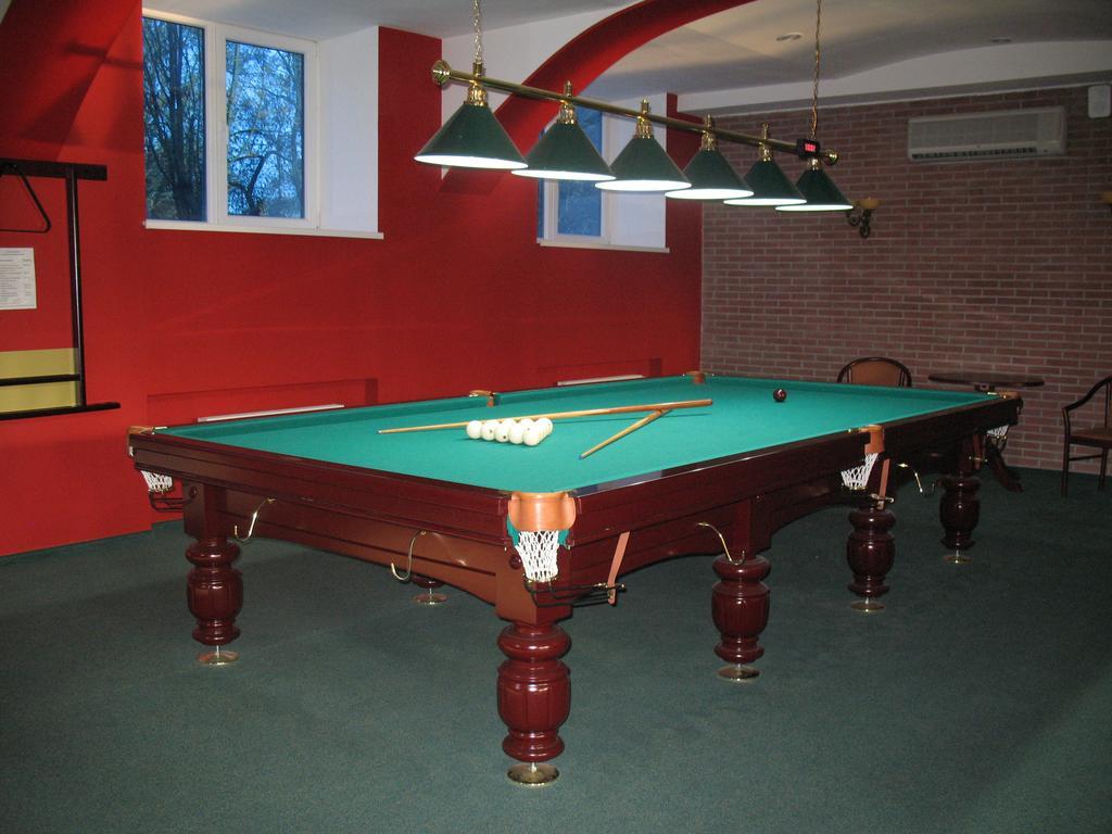 Hotel Optima Deluxe Kryvyj Rih Esterno foto
